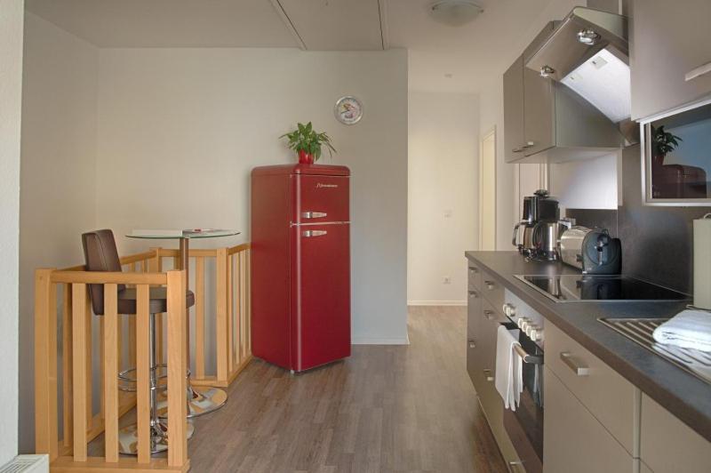 H&H Apartments Im Herzen Der Stadt In Der Lange Strasse Geraeumig Ruhig Mit Kueche Und Esstisch Greifswald Luaran gambar
