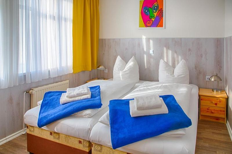 H&H Apartments Im Herzen Der Stadt In Der Lange Strasse Geraeumig Ruhig Mit Kueche Und Esstisch Greifswald Luaran gambar