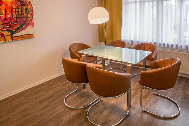 H&H Apartments Im Herzen Der Stadt In Der Lange Strasse Geraeumig Ruhig Mit Kueche Und Esstisch Greifswald Luaran gambar