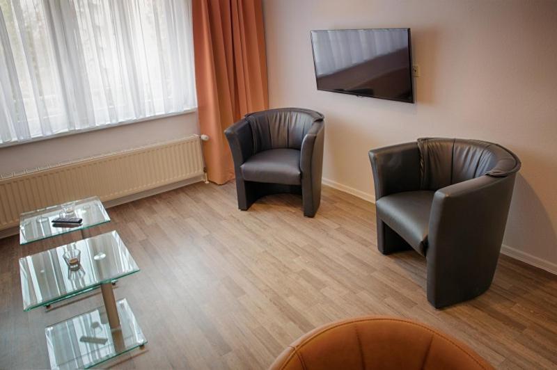 H&H Apartments Im Herzen Der Stadt In Der Lange Strasse Geraeumig Ruhig Mit Kueche Und Esstisch Greifswald Luaran gambar