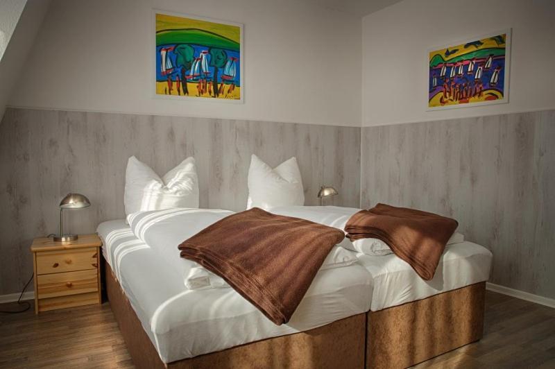 H&H Apartments Im Herzen Der Stadt In Der Lange Strasse Geraeumig Ruhig Mit Kueche Und Esstisch Greifswald Luaran gambar