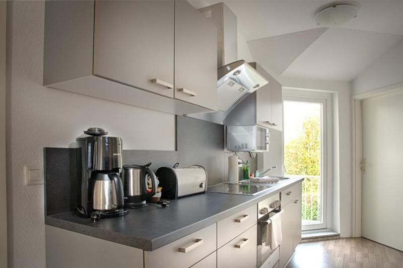 H&H Apartments Im Herzen Der Stadt In Der Lange Strasse Geraeumig Ruhig Mit Kueche Und Esstisch Greifswald Luaran gambar