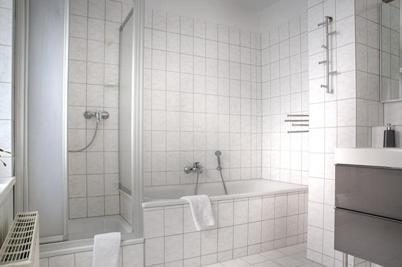 H&H Apartments Im Herzen Der Stadt In Der Lange Strasse Geraeumig Ruhig Mit Kueche Und Esstisch Greifswald Luaran gambar