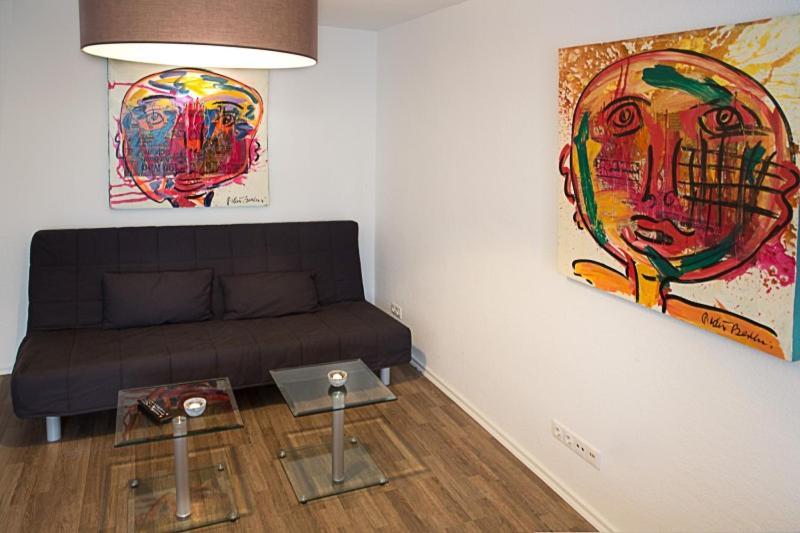 H&H Apartments Im Herzen Der Stadt In Der Lange Strasse Geraeumig Ruhig Mit Kueche Und Esstisch Greifswald Luaran gambar