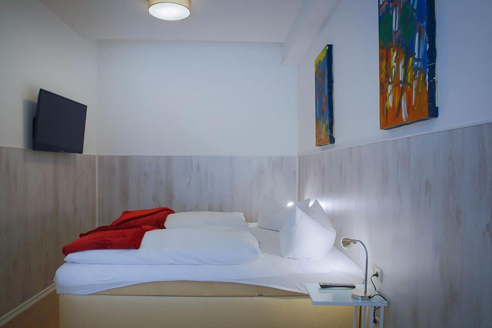 H&H Apartments Im Herzen Der Stadt In Der Lange Strasse Geraeumig Ruhig Mit Kueche Und Esstisch Greifswald Luaran gambar