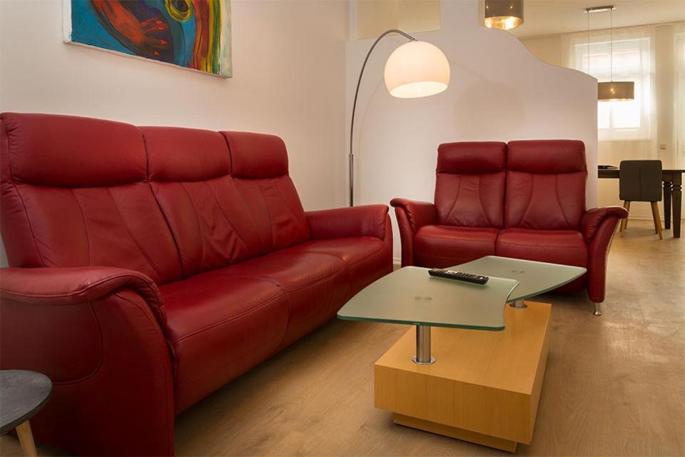 H&H Apartments Im Herzen Der Stadt In Der Lange Strasse Geraeumig Ruhig Mit Kueche Und Esstisch Greifswald Luaran gambar