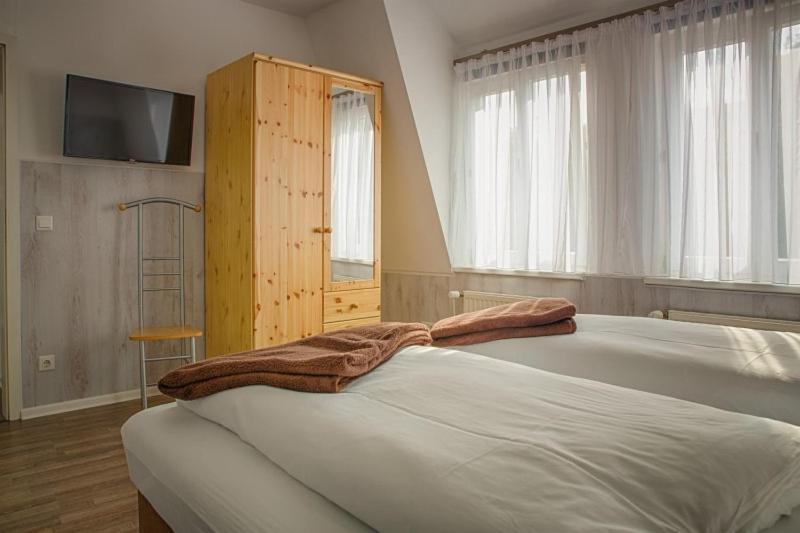 H&H Apartments Im Herzen Der Stadt In Der Lange Strasse Geraeumig Ruhig Mit Kueche Und Esstisch Greifswald Luaran gambar