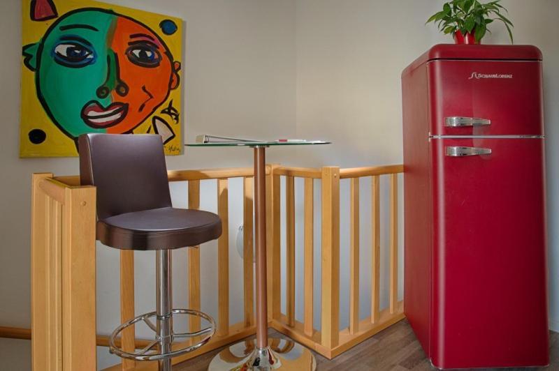 H&H Apartments Im Herzen Der Stadt In Der Lange Strasse Geraeumig Ruhig Mit Kueche Und Esstisch Greifswald Luaran gambar