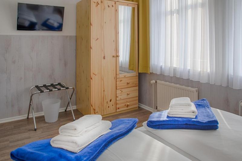 H&H Apartments Im Herzen Der Stadt In Der Lange Strasse Geraeumig Ruhig Mit Kueche Und Esstisch Greifswald Luaran gambar